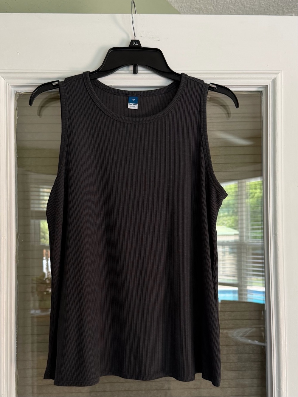Women’s Old Navy Luxe Ribbed Tank Top (medium)